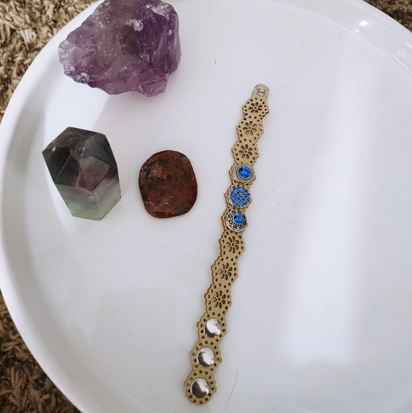 Magnolia and Vine | Tan Bracelet Blue Silver Snaps - Picture 2 of 8